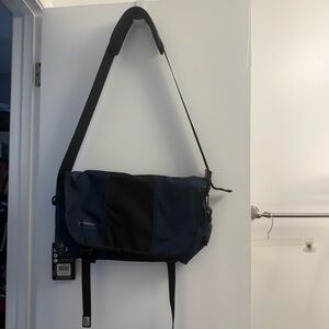 Timbuk2 Classic Medium Messenger Bag Dusk Blue and Black